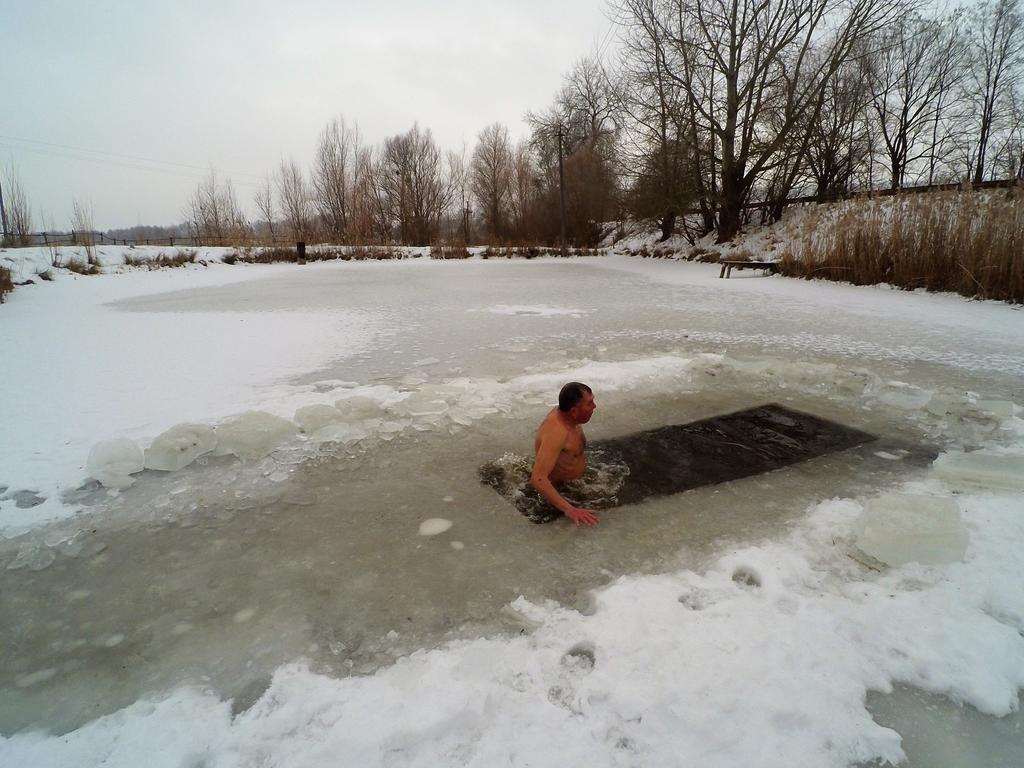 Koryakivskyi Rai Guest House Dmitrenki ภายนอก รูปภาพ