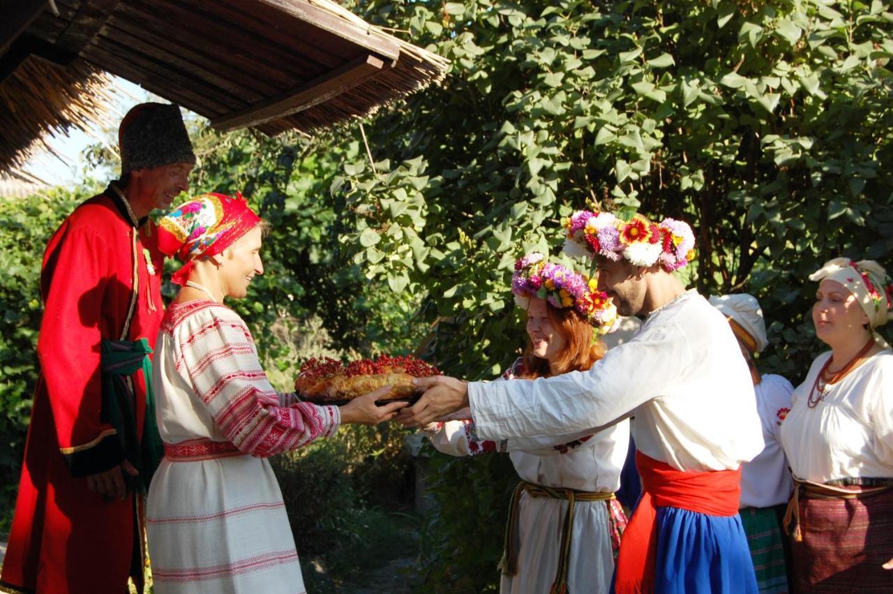 Koryakivskyi Rai Guest House Dmitrenki ภายนอก รูปภาพ
